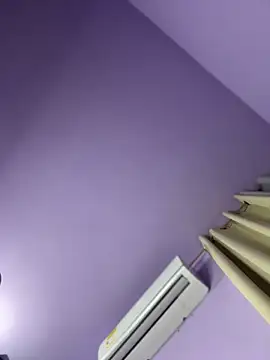 Snapshot of emiss_ chatting on 02-24-26, 03:32 emiss online show from 02-24-26, 03:32