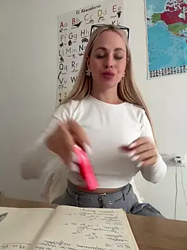 streetdoll online show from 01-19-25, 04:04