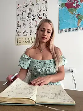 streetdoll online show from 02-06-25, 08:39