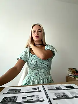 streetdoll online show from 10-07-25, 07:05