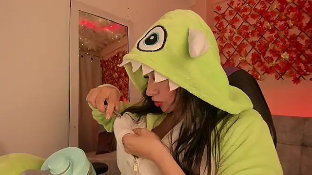 Snapshot of Sweet_Candies chatting on 03-01-25, 12:39 Sweet Candies online show from 03-01-25, 12:39