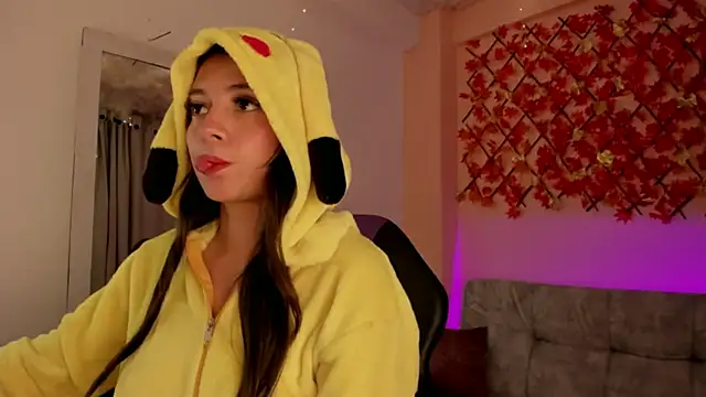 Snapshot of Sweet_Candies chatting on 03-08-25, 01:06 Sweet Candies online show from 03-08-25, 01:06