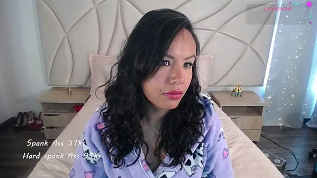 ValleryC online show from 11-07-25, 07:47