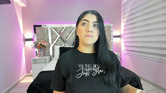 PaulinaDuarte online show from 12-14-24, 01:38