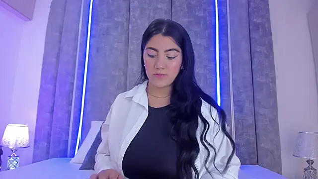 PaulinaDuarte online show from 12-16-24, 07:32