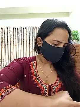 Snapshot of Payel-Sen chatting on 11-02-25, 06:43 Payel-Sen online show from 11-02-25, 06:43