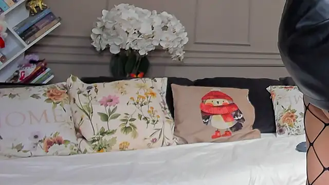 Deliciouslips online show from 11-07-25, 03:56