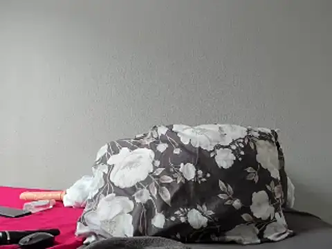 ThickLeeyanaX online show from 01-30-25, 06:24