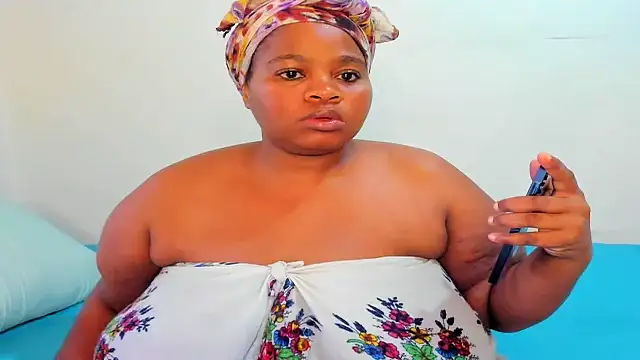 ThickLeeyanaX online show from 10-10-25, 02:38