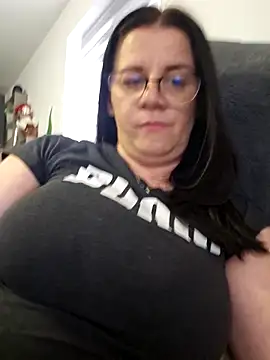 KristenVega online show from 10-26-25, 01:06