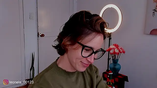 cuddlingbunny online show from 12-19-25, 06:26