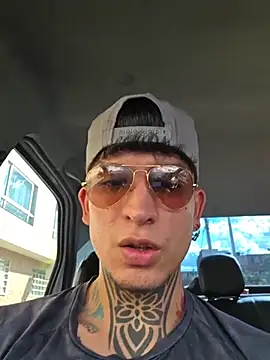 Snapshot of _Tomy08calderon chatting on 11-17-25, 07:52 Tomy08calderon online show from 11-17-25, 07:52