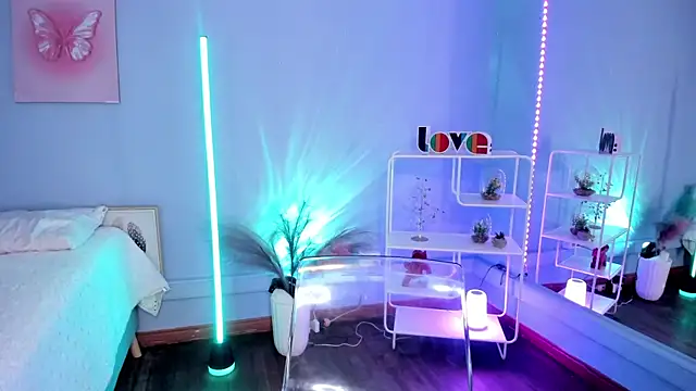 Snapshot of MaveParks_ chatting on 09-15-25, 11:43 MaveParks online show from 09-15-25, 11:43