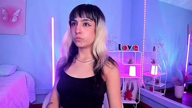 Snapshot of MaveParks_ chatting on 09-29-25, 11:26 MaveParks online show from 09-29-25, 11:26