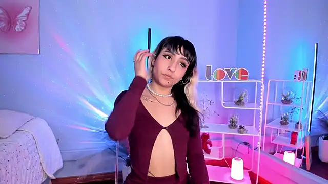 Snapshot of MaveParks_ chatting on 10-03-25, 11:40 MaveParks online show from 10-03-25, 11:40