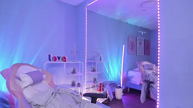 Snapshot of MaveParks_ chatting on 10-17-25, 11:57 MaveParks online show from 10-17-25, 11:57