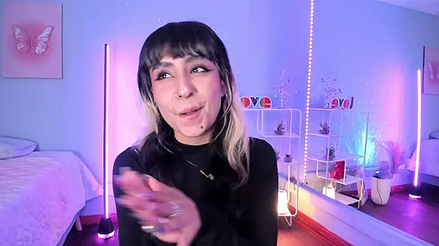 Snapshot of MaveParks_ chatting on 10-23-25, 11:20 MaveParks online show from 10-23-25, 11:20