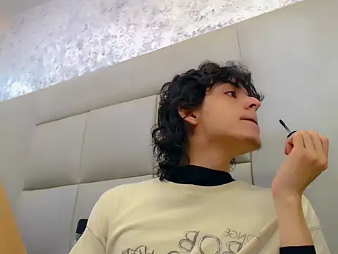 Sr BonnyEthan online show from 02-06-26, 01:47