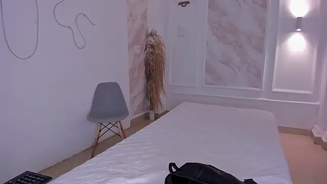 Snapshot of NastassjaCandy chatting on 10-27-25, 06:45 NastassjaCandy online show from 10-27-25, 06:45