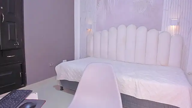 Snapshot of NastassjaCandy chatting on 11-03-25, 06:53 NastassjaCandy online show from 11-03-25, 06:53