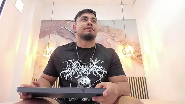 Snapshot of BrianMalonee chatting on 02-11-26, 12:10 BrianMalonee online show from 02-11-26, 12:10