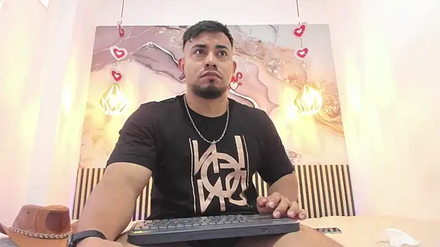 Snapshot of BrianMalonee chatting on 02-14-26, 12:02 BrianMalonee online show from 02-14-26, 12:02