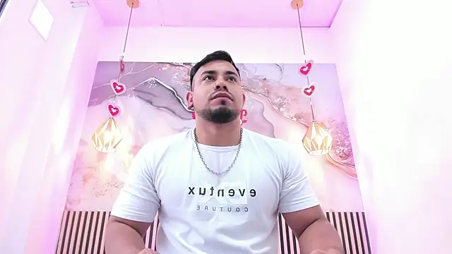 Snapshot of BrianMalonee chatting on 02-25-26, 01:32 BrianMalonee online show from 02-25-26, 01:32