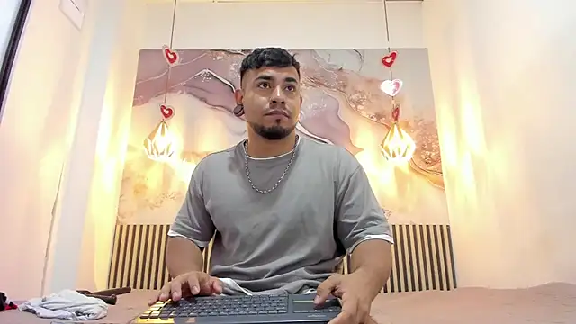 Snapshot of BrianMalonee chatting on 03-30-26, 12:28 BrianMalonee online show from 03-30-26, 12:28