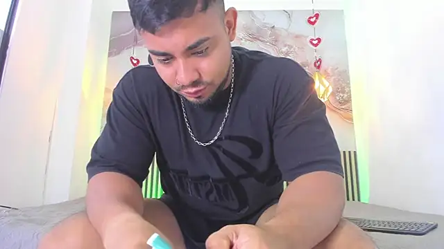 Snapshot of BrianMalonee chatting on 04-14-26, 12:22 BrianMalonee online show from 04-14-26, 12:22