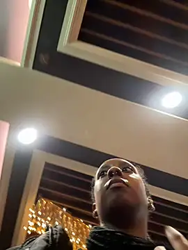 Your Paris online show from 03-04-25, 03:11