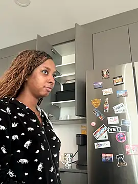 Your Paris online show from 09-18-25, 03:14