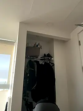 Your Paris online show from 11-16-25, 03:39