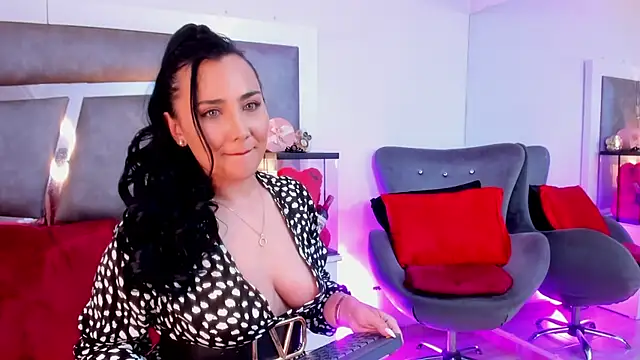 Snapshot of Evangeline_Taylorr chatting on 02-08-25, 07:49 Evangeline Taylorr online show from 02-08-25, 07:49