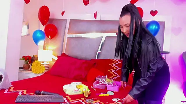 Snapshot of Evangeline_Taylorr chatting on 02-15-25, 05:28 Evangeline Taylorr online show from 02-15-25, 05:28