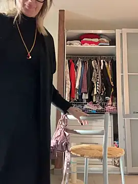 casalinga88 online show from 10-28-25, 07:23