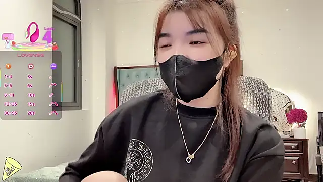 Berrysweet 68 online show from 10-28-25, 02:31