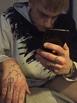 Snapshot of Simboxxx040 chatting on 01-13-25, 10:58 Simboxxx040 online show from 01-13-25, 10:58