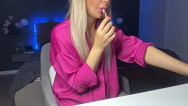 KristalNight online show from 10-16-25, 04:35