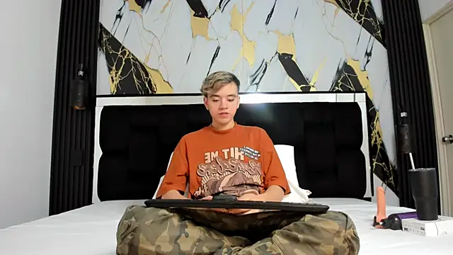 bunny maxi online show from 12-12-24, 12:44
