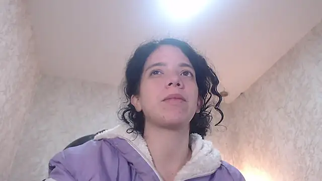 EmmaCowperr online show from 01-10-25, 03:39