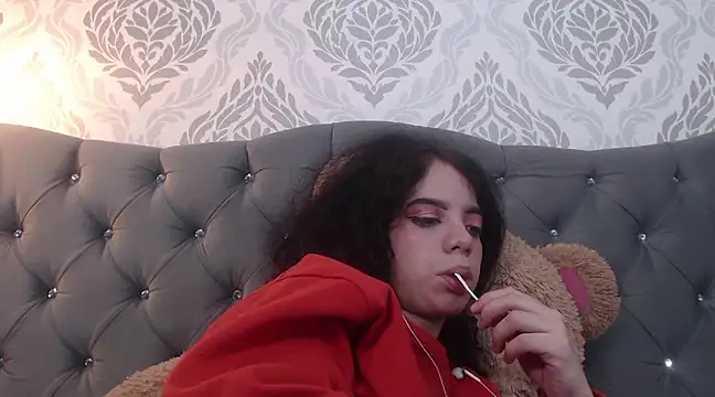 EmmaCowperr online show from 03-11-25, 12:00