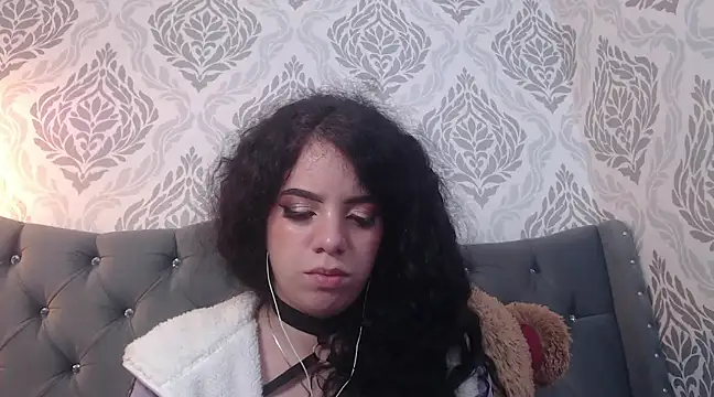 EmmaCowperr online show from 03-11-25, 06:30