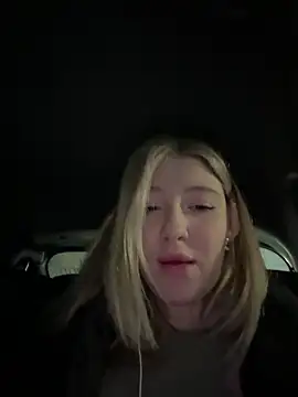 Snapshot of littlebitchess chatting on 11-26-25, 06:09 littlebitchess online show from 11-26-25, 06:09