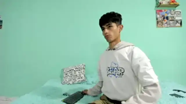 oliverhot2005 online show from 10-19-25, 08:31