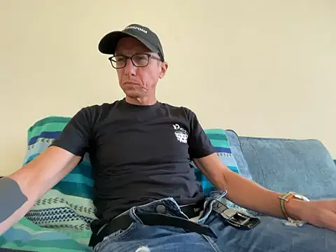 mouser21212 online show from 10-19-25, 06:30