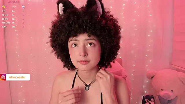 Snapshot of Alice_winter_ chatting on 10-08-25, 06:16 Alice winter online show from 10-08-25, 06:16