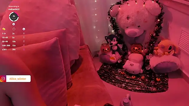 Snapshot of Alice_winter_ chatting on 10-17-25, 06:10 Alice winter online show from 10-17-25, 06:10