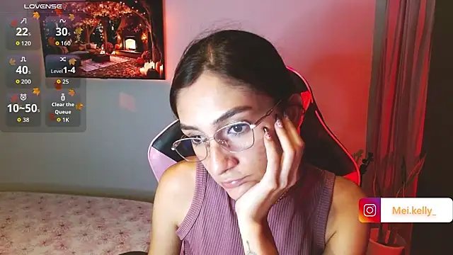 Mei Kelly online show from 10-27-25, 01:31