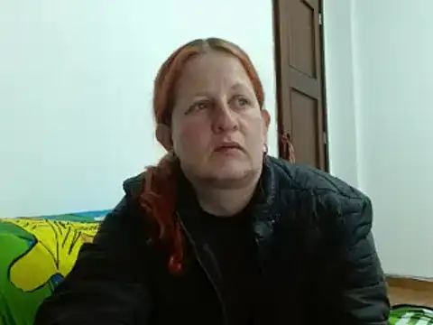 ViioletaMora online show from 10-13-25, 05:07