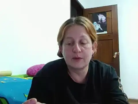 ViioletaMora online show from 12-18-25, 08:09